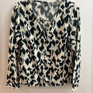 NIP Animal Print V-Neck Blouse Size M